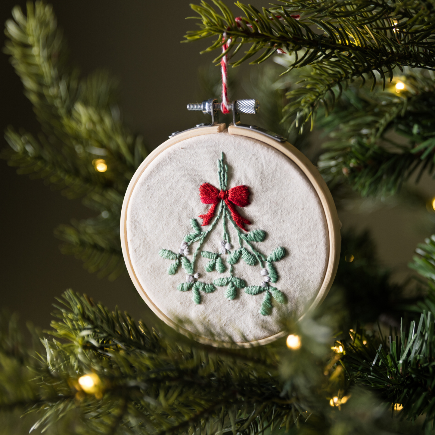 Christmas Decoration Embroidery Kit - Mistletoe