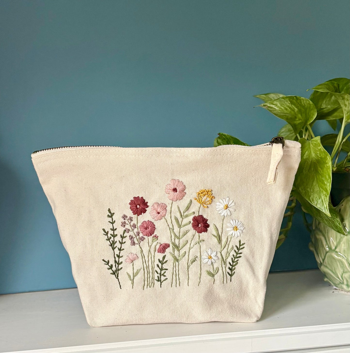 Create Your Own Embroidered Make-up Bag Kit